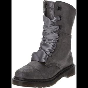 DR Doc MARTENS AIMILIE Pewter Metallic Fold Over Combat BOOTS Women Size 9
